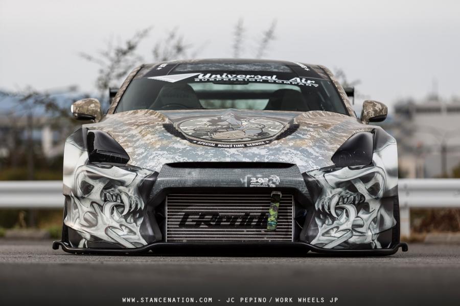  Nissan GT-R Godzilla by Ben Sopra 2014 года  (фото 13 из 18)